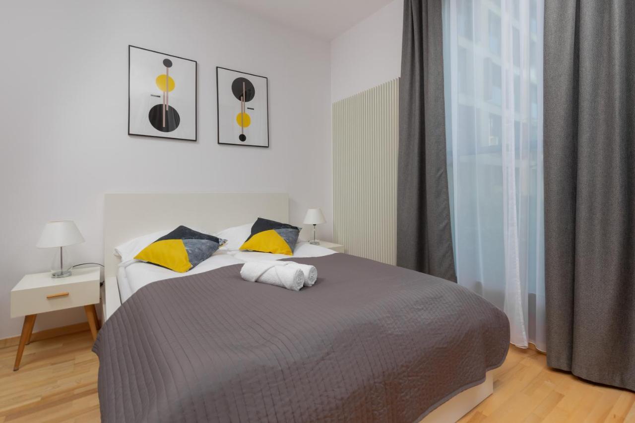 Kolejowa By Renters Apartamento