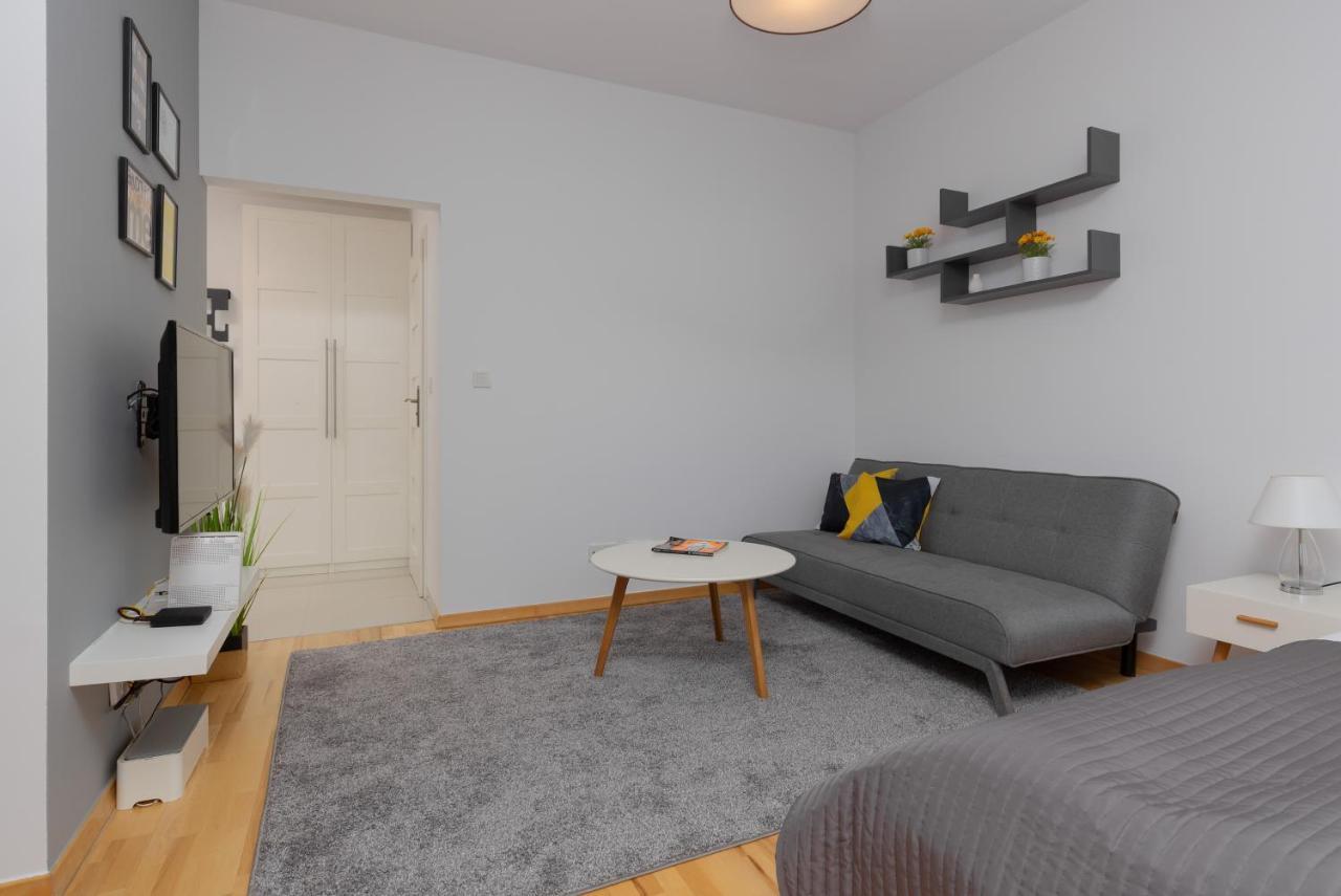 Apartamento Kolejowa By Renters *