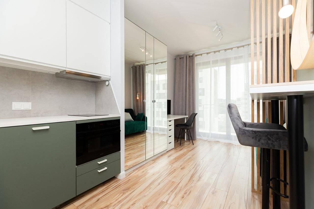 Easy & Comfortable, With Balcony, Very Close To The Center