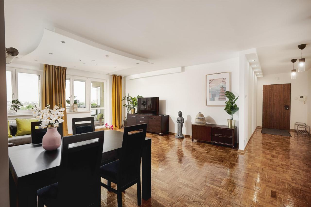 Căn hộ Lumina Spacious Near The Railway Station