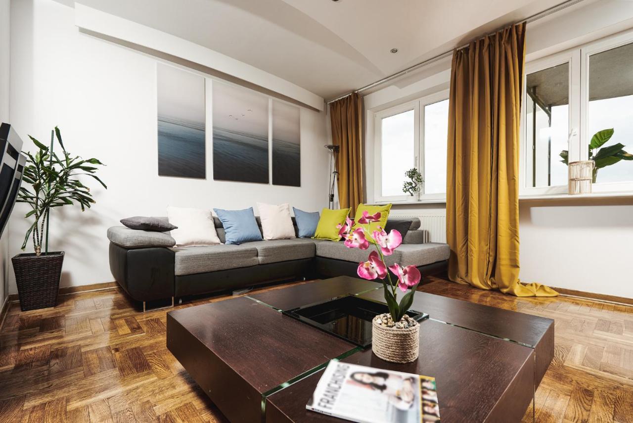 Căn hộ Lumina Spacious Near The Railway Station *