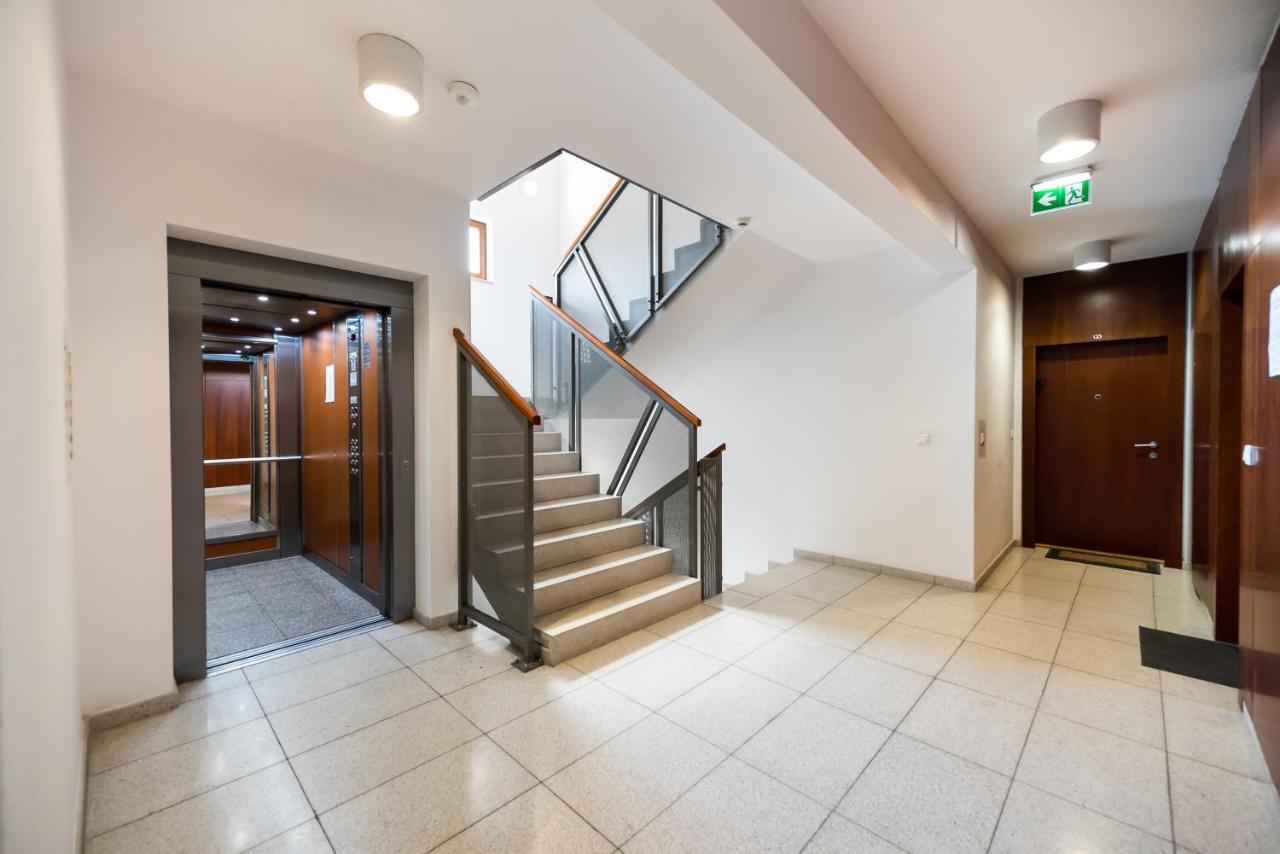 Wola Prime 2-bedroom Apartament Warszawa