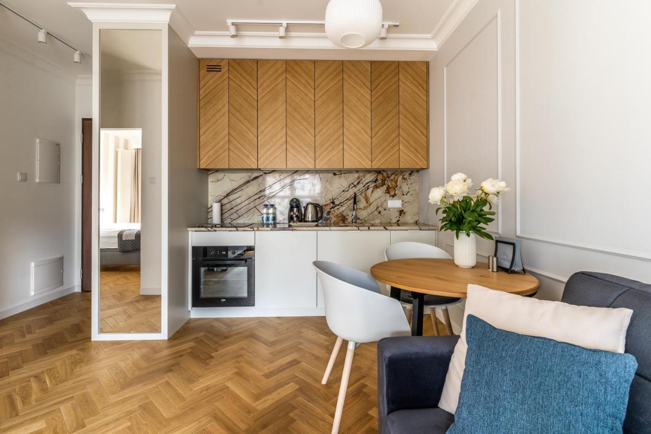 Golden - Mennica Apartment