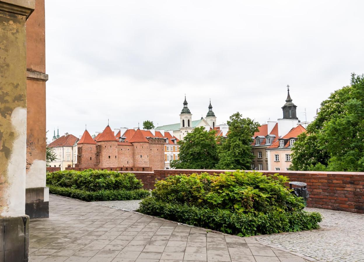 Old Town Market Place * Warsaw
