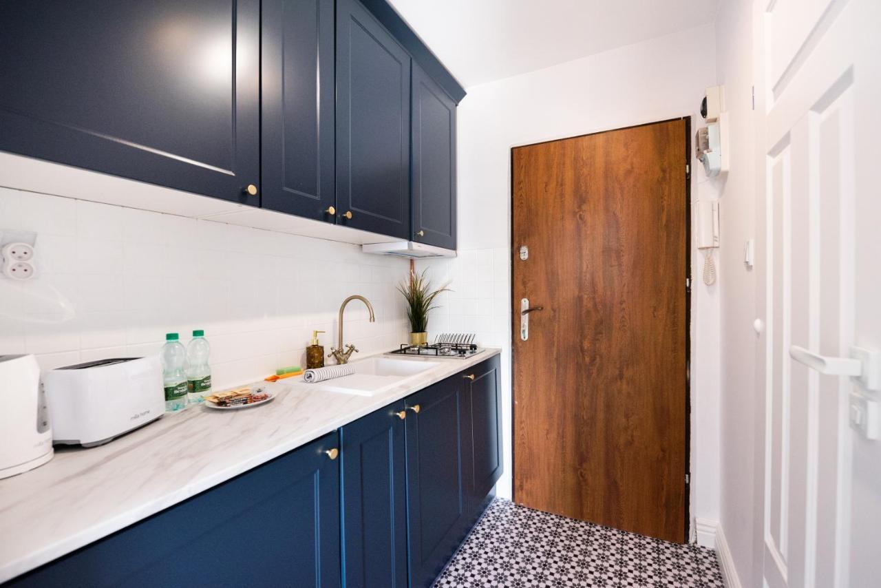 Apartment Metro Dworzec Gdanski Elegant Studio