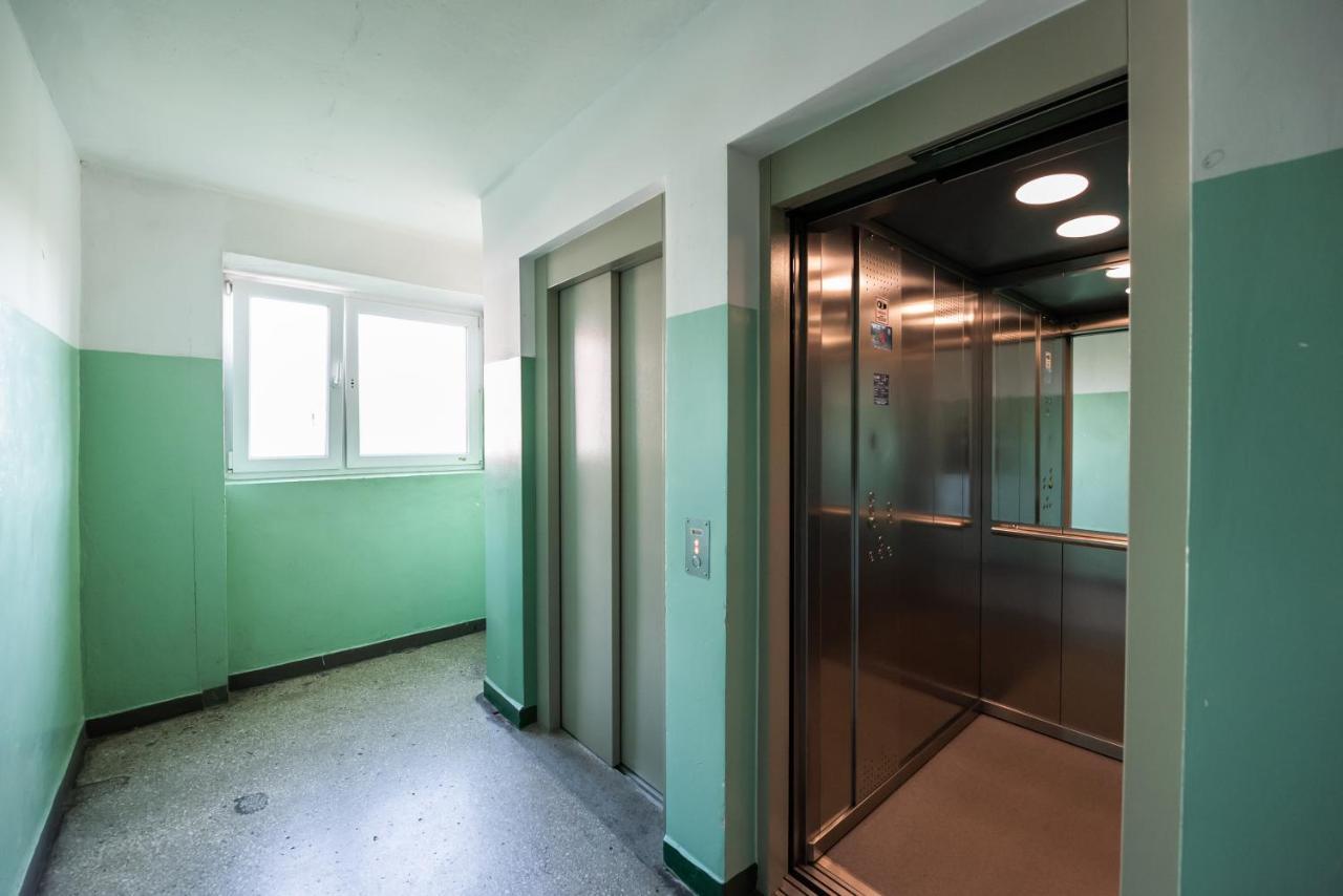 Apartment Metro Dworzec Gdanski Elegant Studio *