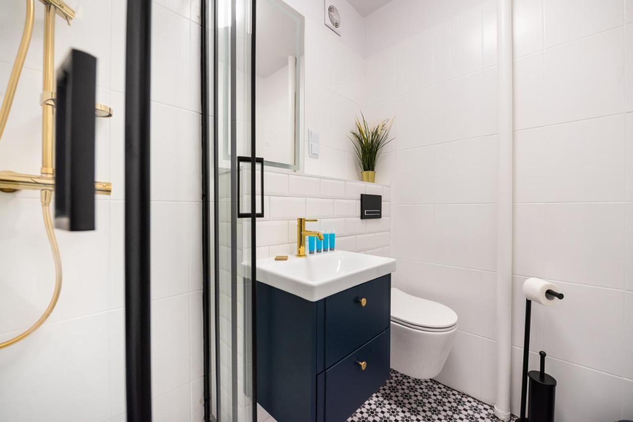 Apartment Metro Dworzec Gdanski Elegant Studio Warsaw