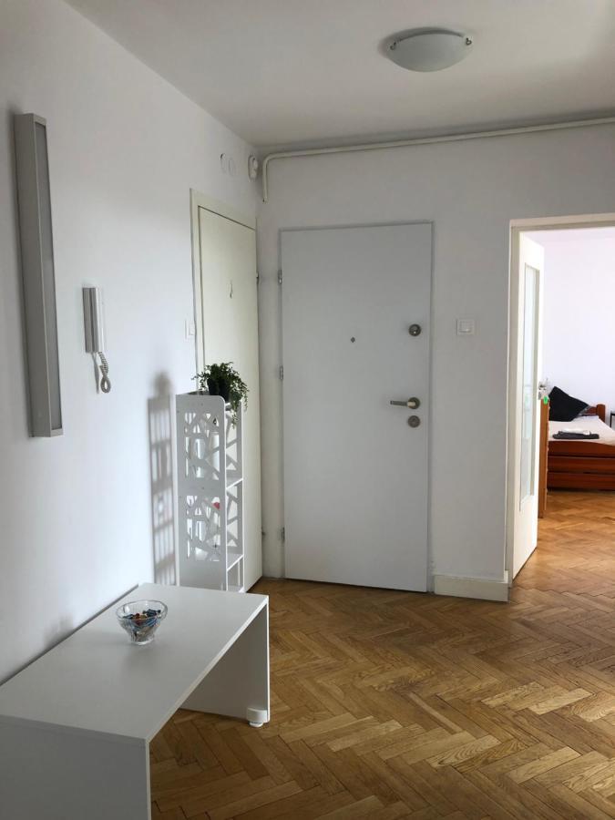 Swietojerska Apartment *