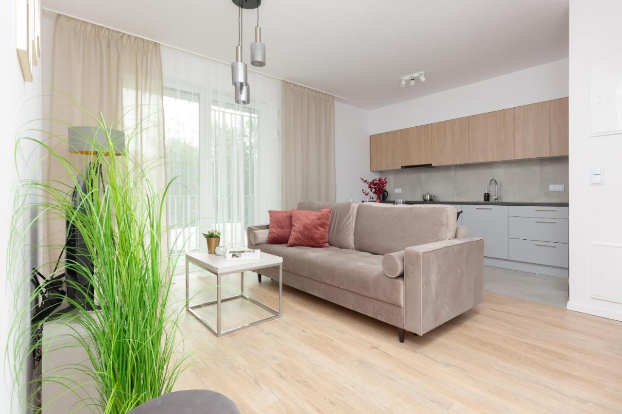 Stacja Wola Guminska By Renters Apartment *