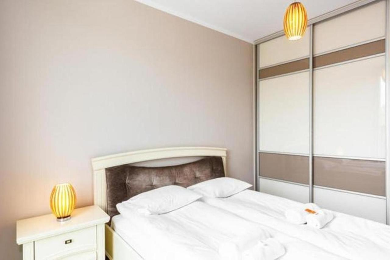 Golden - Kolejowa - One Bedroom Warsaw
