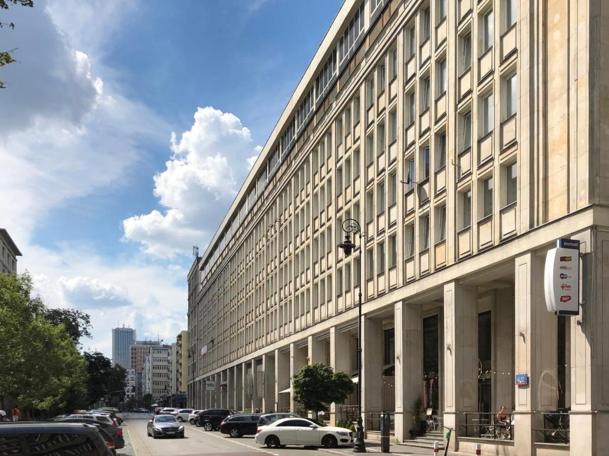 Golden Apartments- Center/zur6/12