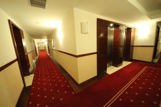 Azyl Apartment