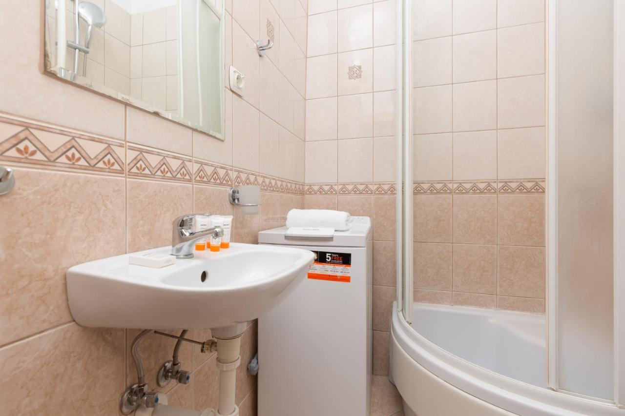 Metro Politechnika Studio Konstytucji By Renters * Warsaw