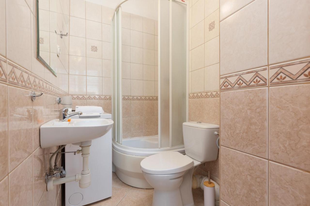 Apartment Metro Politechnika Studio Konstytucji By Renters