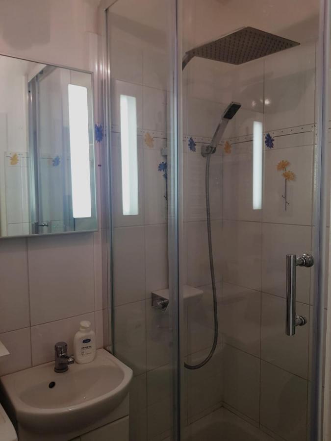 Plac Trzech Krzyzy Apartment Warsaw