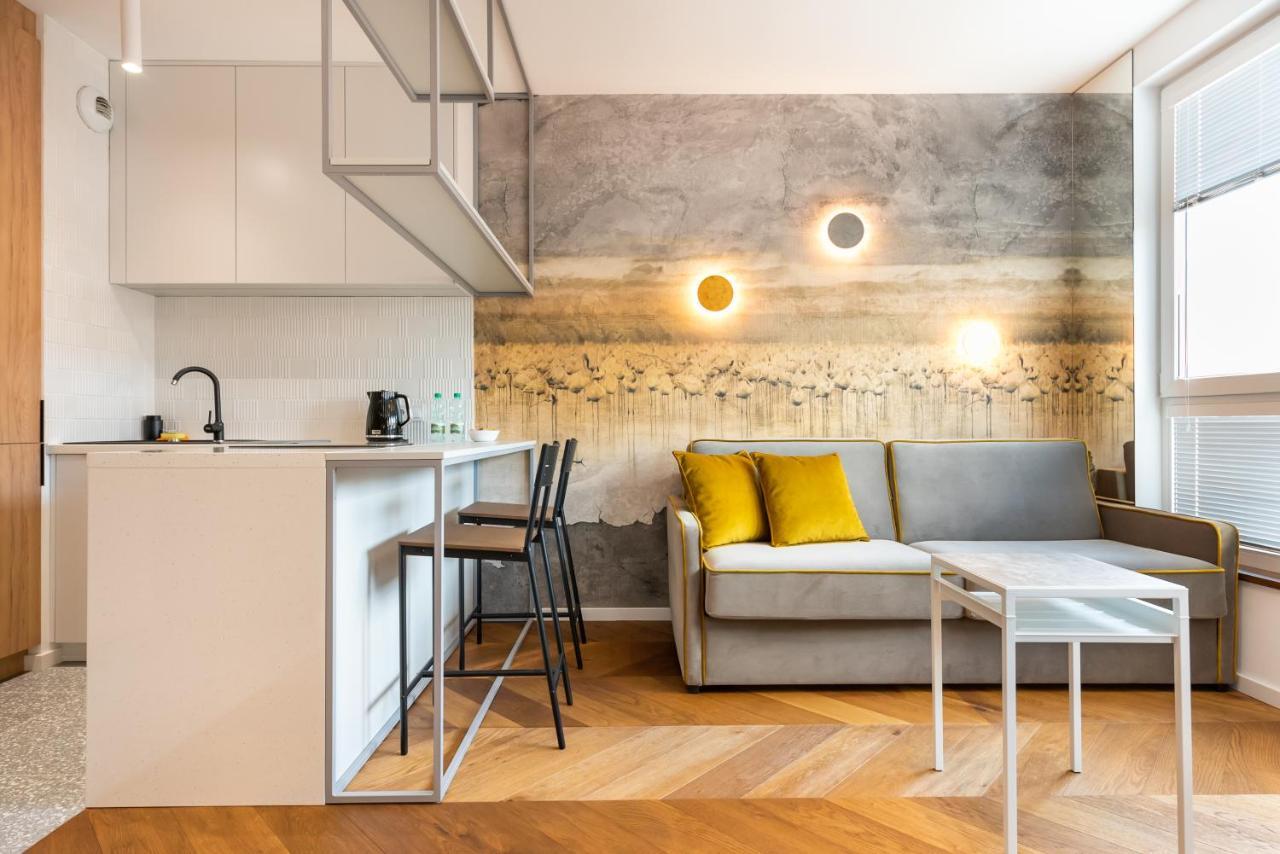 Nowa Praga Geometric Yellow * Warszawa