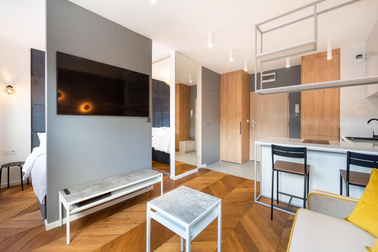 Apartament Nowa Praga Geometric Yellow