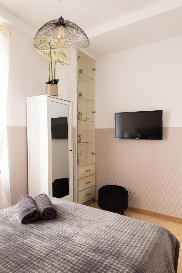Clicktheflat Szkolna Palace Of Culture Homestay *