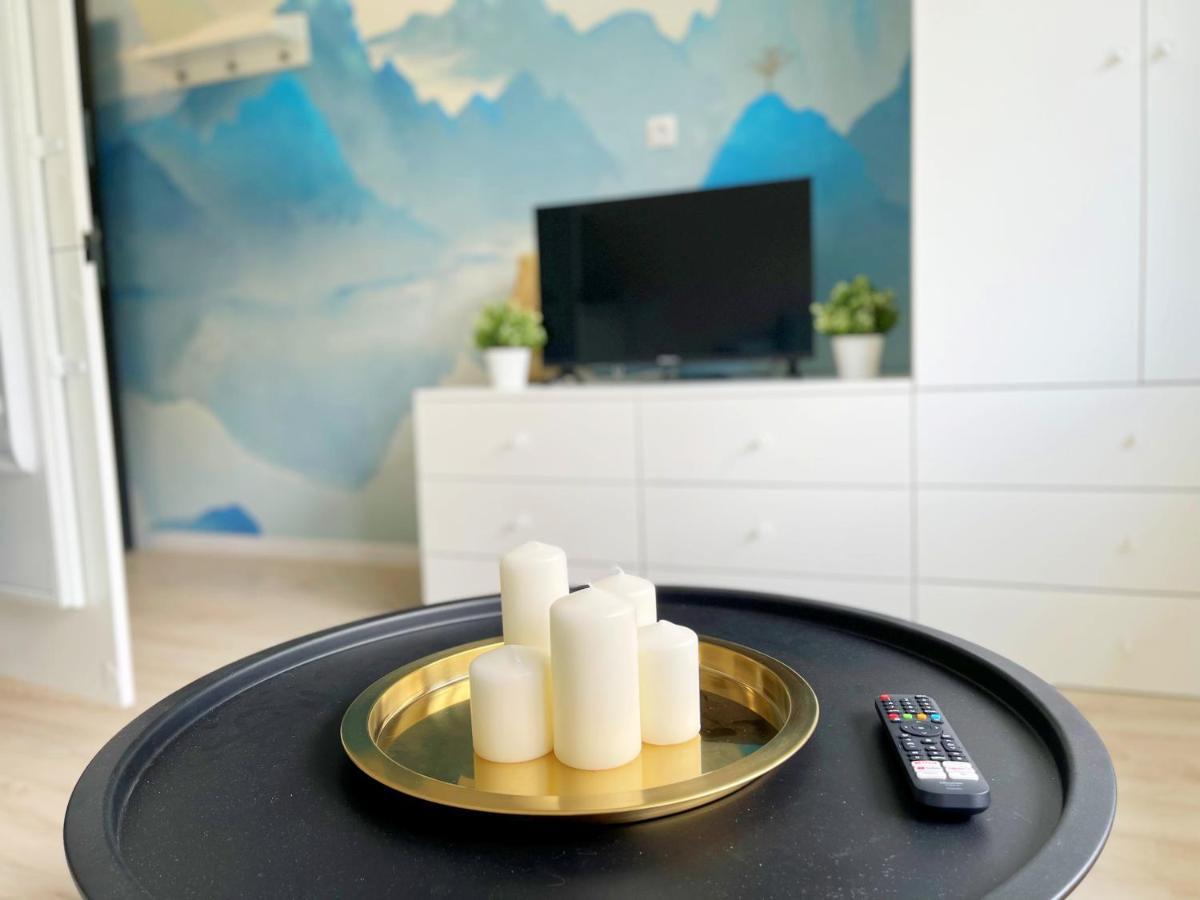 Batorego 18 - Blue - 450m Stacja Metra Pola Mokotowskie, 800m Biblioteka Narodowa, 20m Piekny Park Pola Mokotowskie, 800m Do Sgh - Wifi - Smart Tv - Good Apartment *