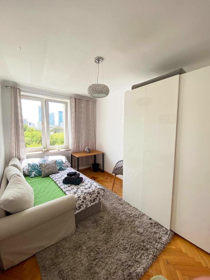 No.3 In A Three-room In The Center Of * Varsóvia
