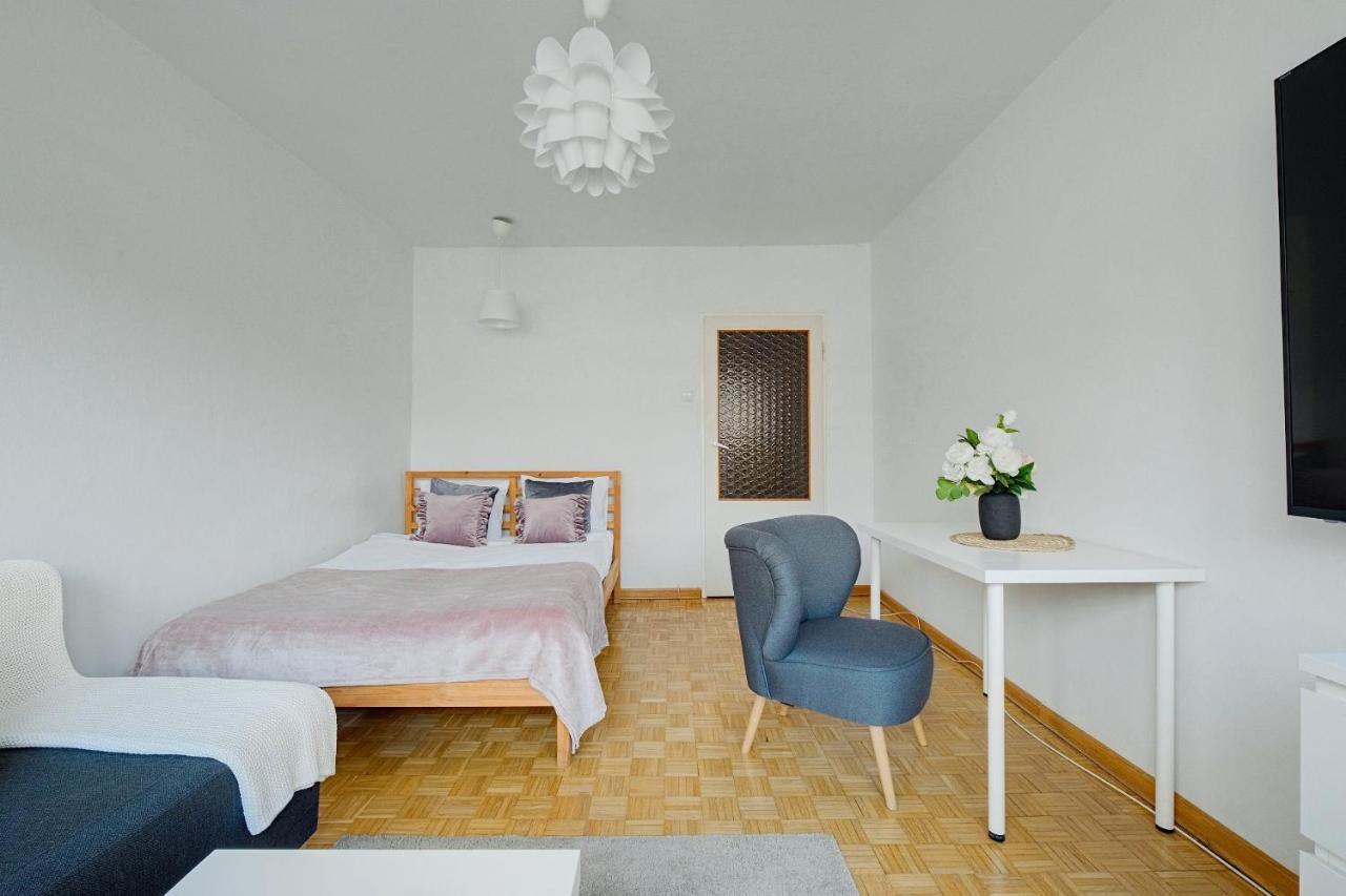Apartment 2 Bedroom Apt In Heart Of Zgoda 9 Tv70