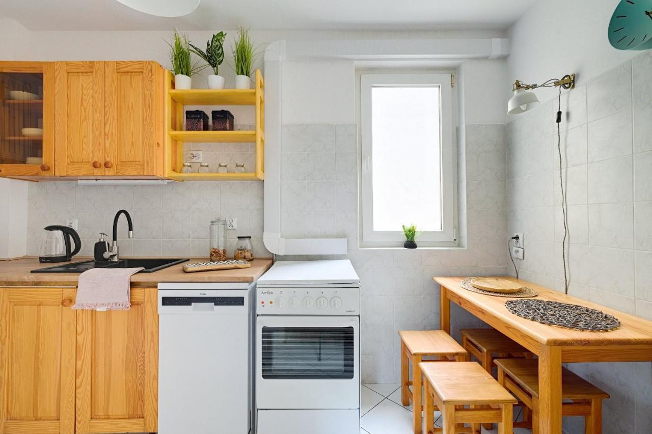 2 Bedroom Apt In Heart Of Zgoda 9 Tv70 Warsaw