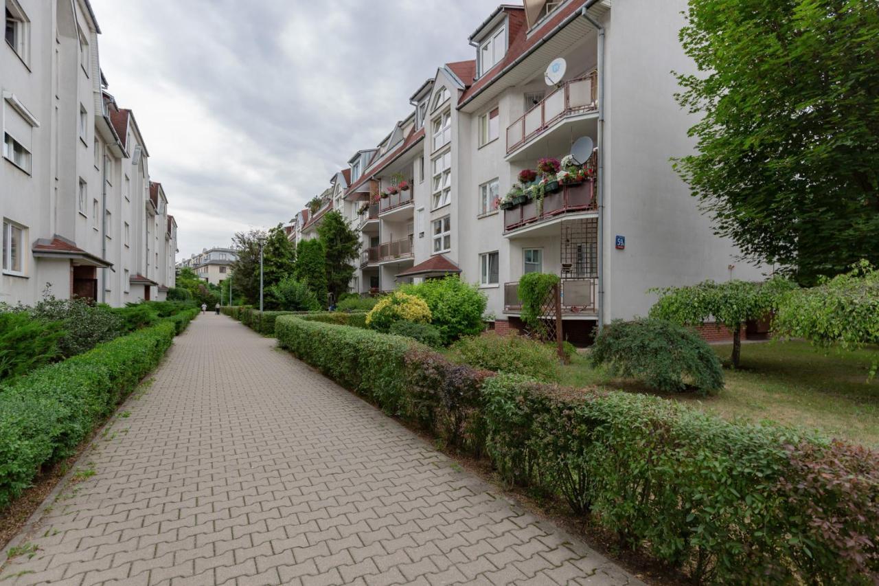 Underground Studio Ochota By Renters * Warszawa