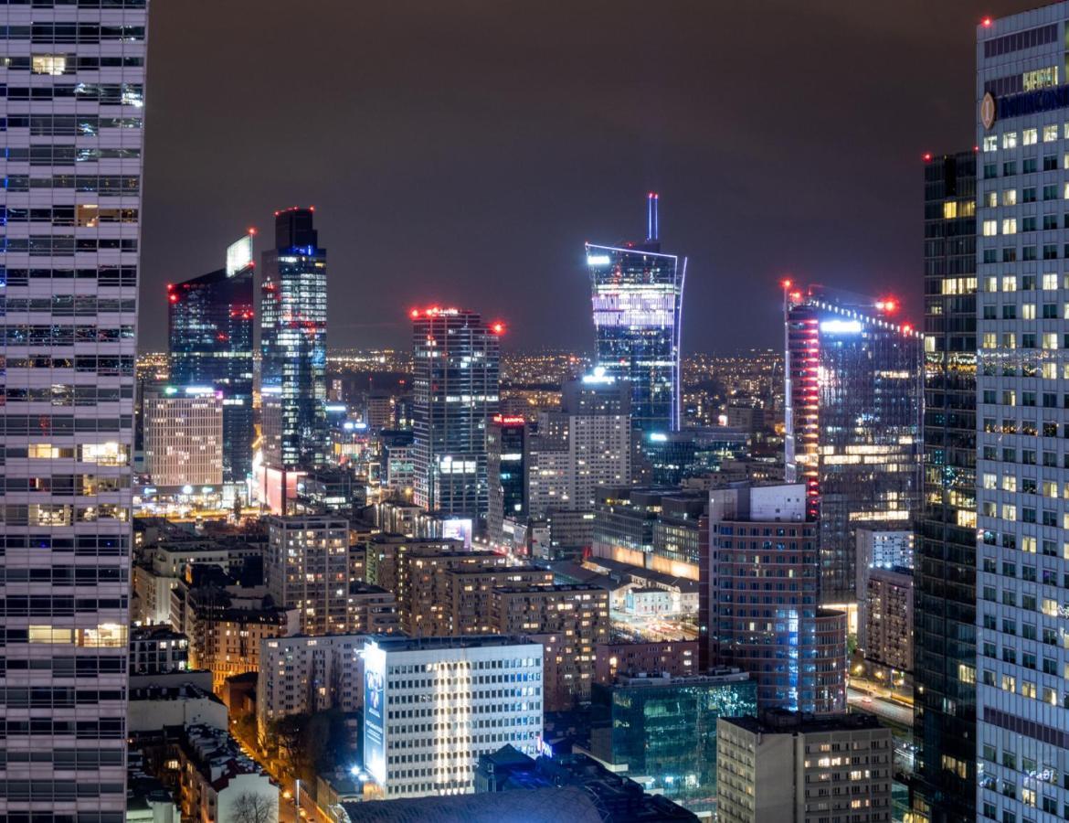 Single No.4 In The Very Center Of Warsaw