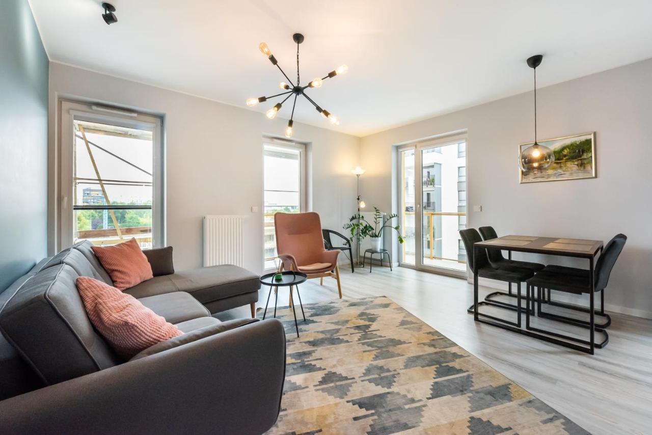 Yellow Soho Factory Apartment