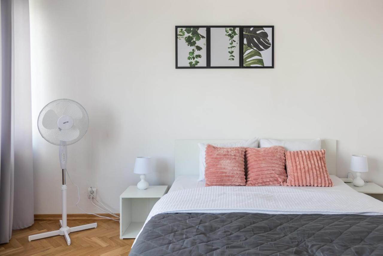 Apartment Smolna Downtown 16th Floor Studio