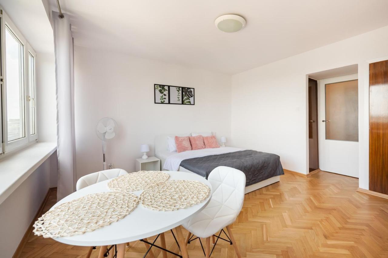 Apartment Smolna Downtown 16th Floor Studio