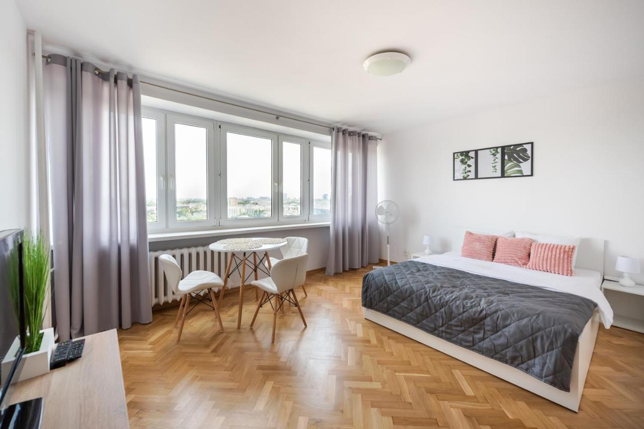 Smolna Downtown 16th Floor Studio *