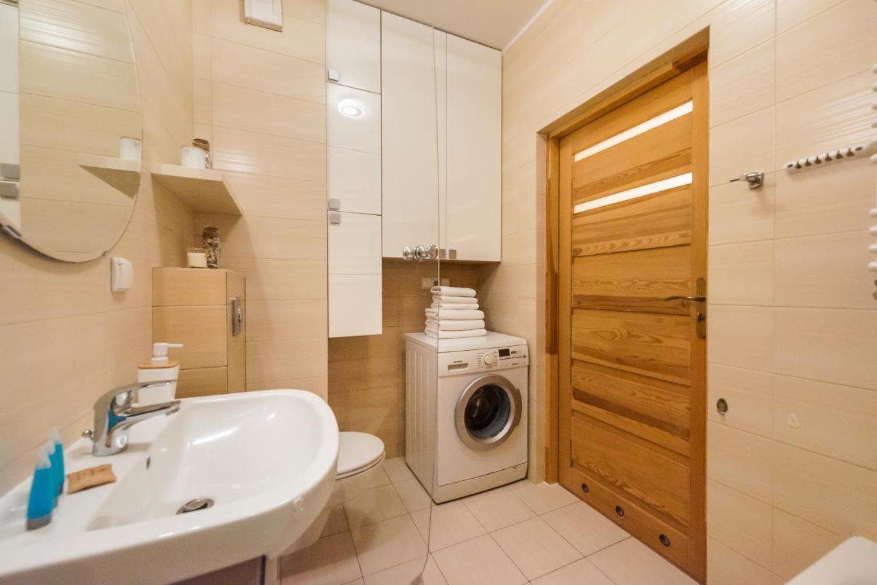 Apartment District 2br Airconditioned P *