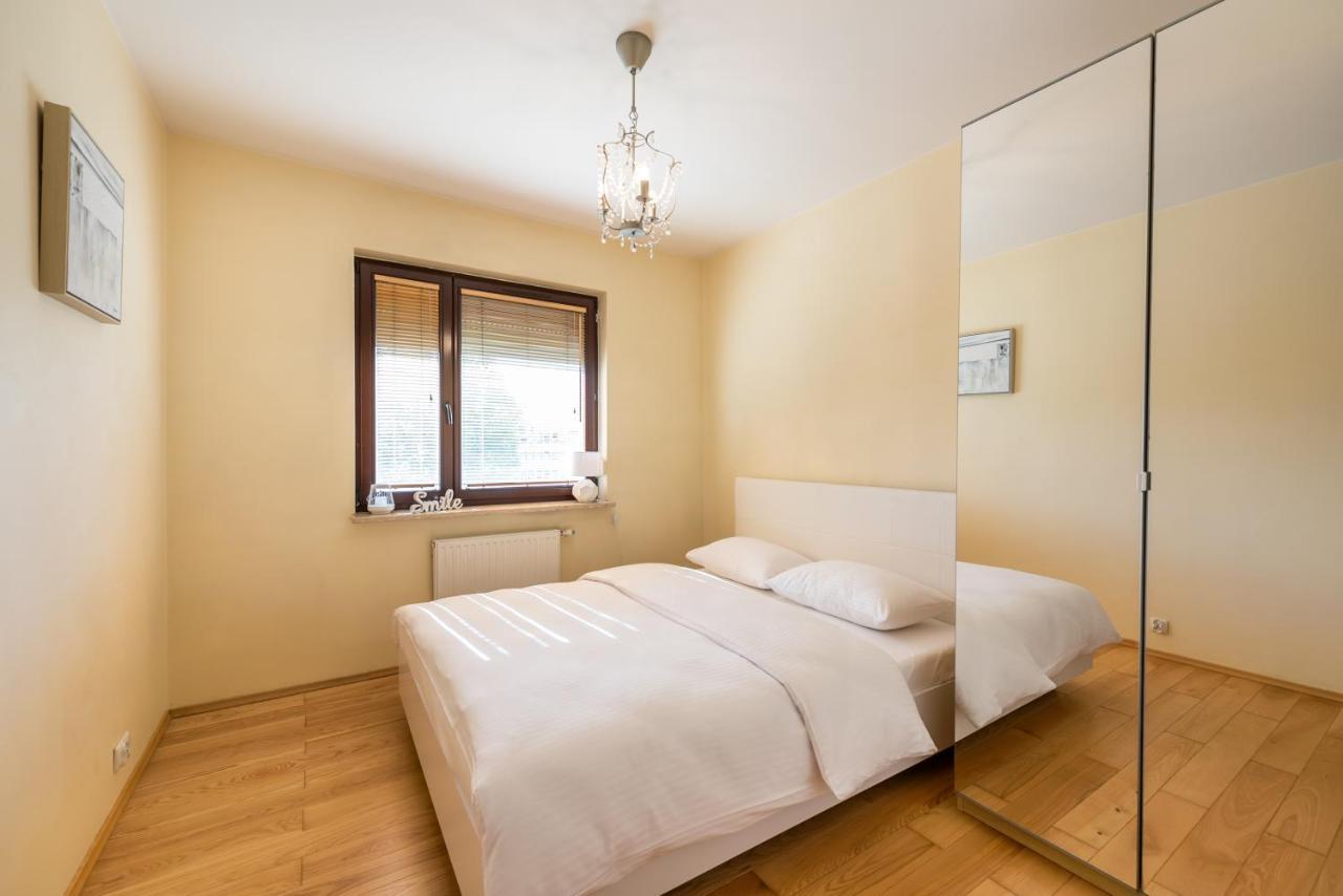 Apartment District 2br Airconditioned P *