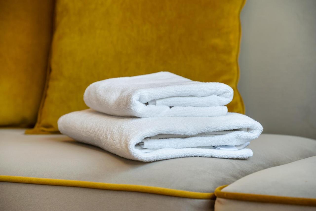 Nowa Praga Geometric Yellow Apartament