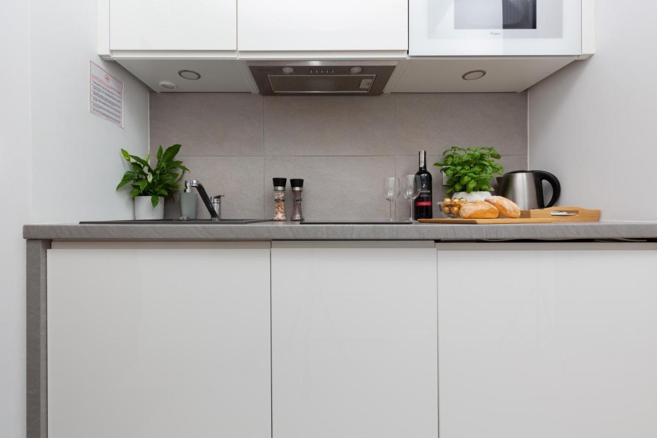 Kasprzaka By Renters *