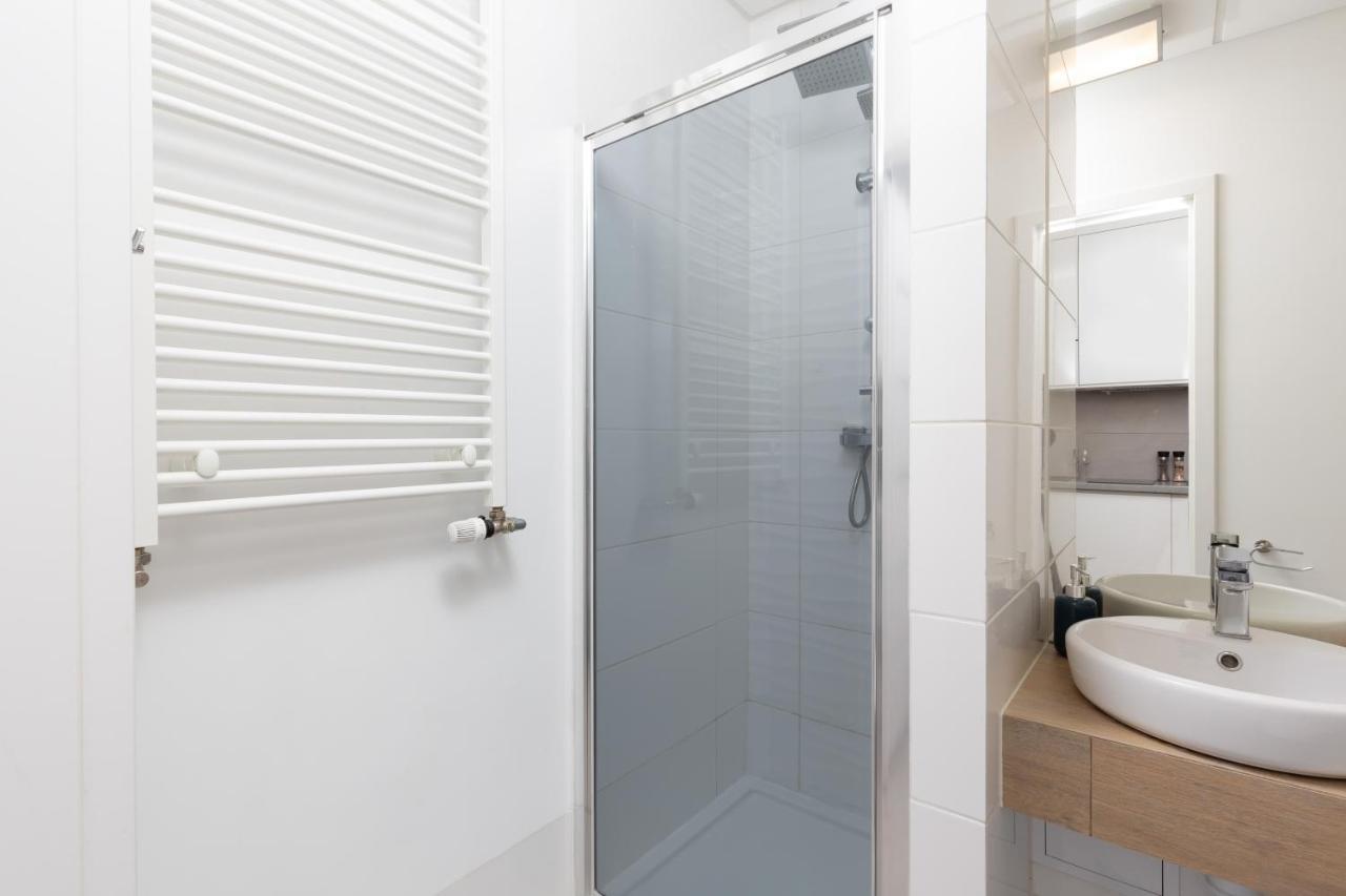 Kasprzaka By Renters *