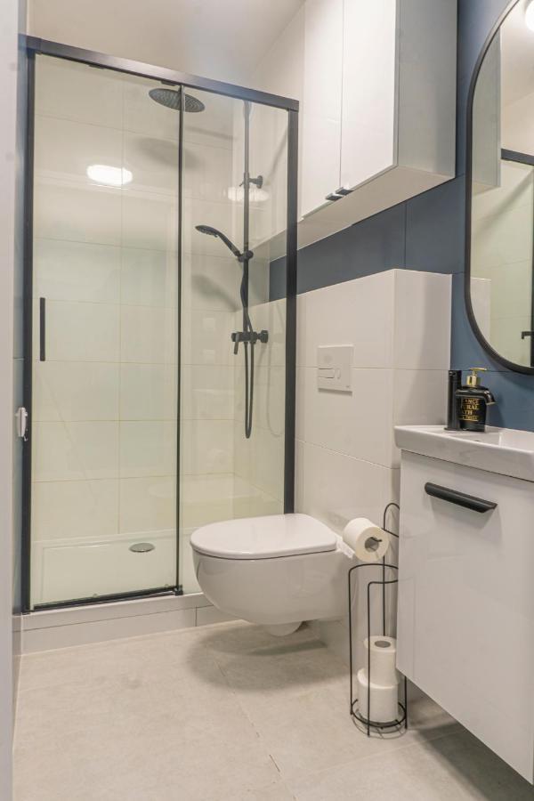 Batorego 18 - Blue - 450m Stacja Metra Pola Mokotowskie, 800m Biblioteka Narodowa, 20m Piekny Park Pola Mokotowskie, 800m Do Sgh - Wifi - Smart Tv - Good Apartment *