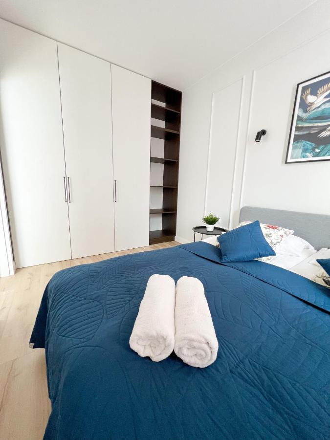 Nova Ochota Lopuszanska By Renters * Warschau