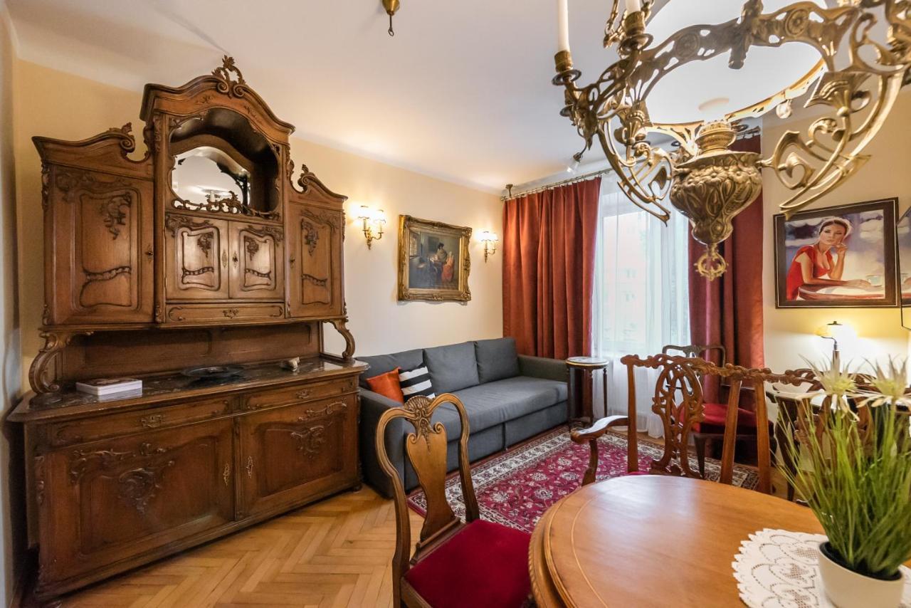 Downtown Antique Apartment *