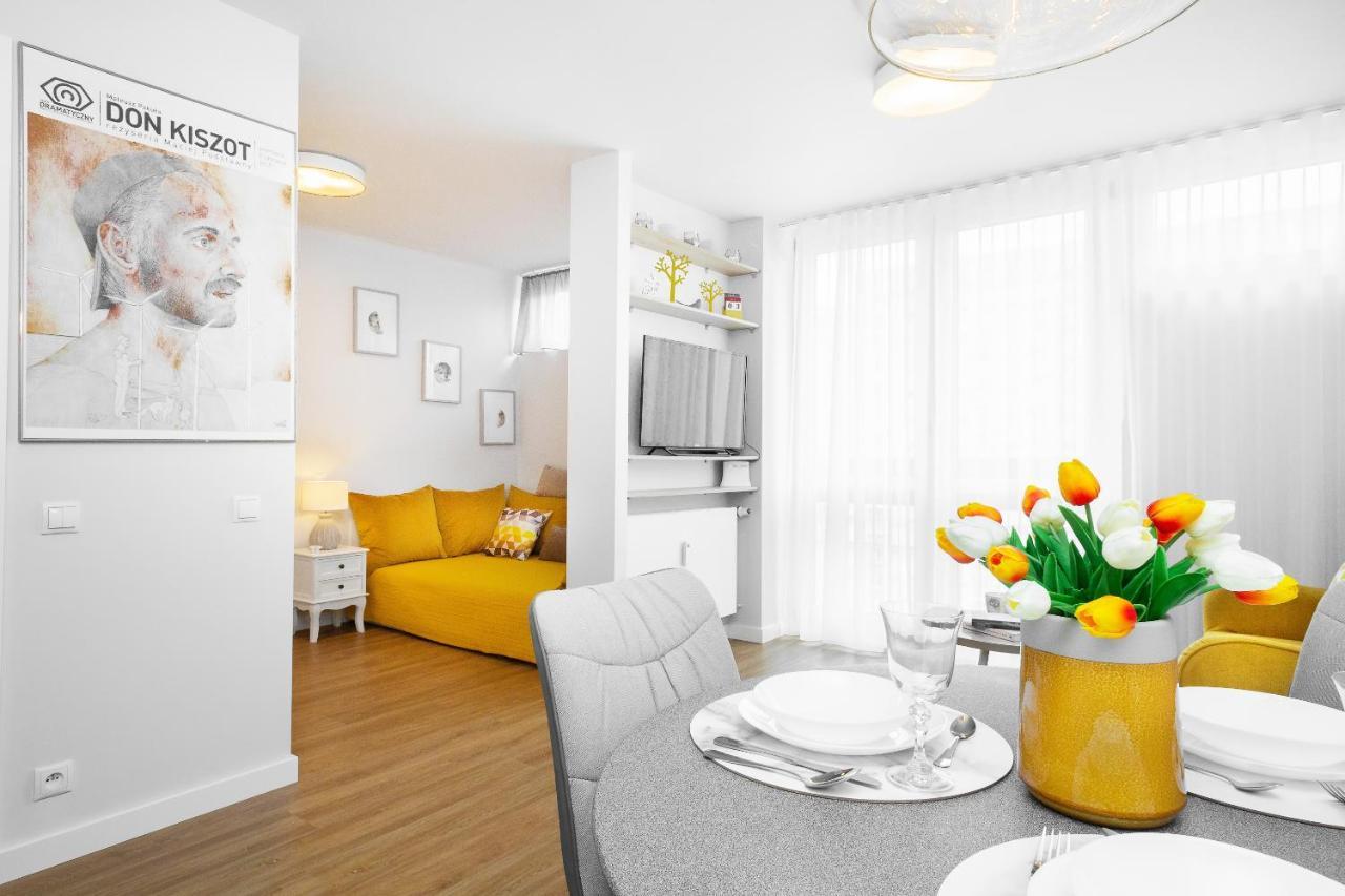 Center By Renters Apartment *