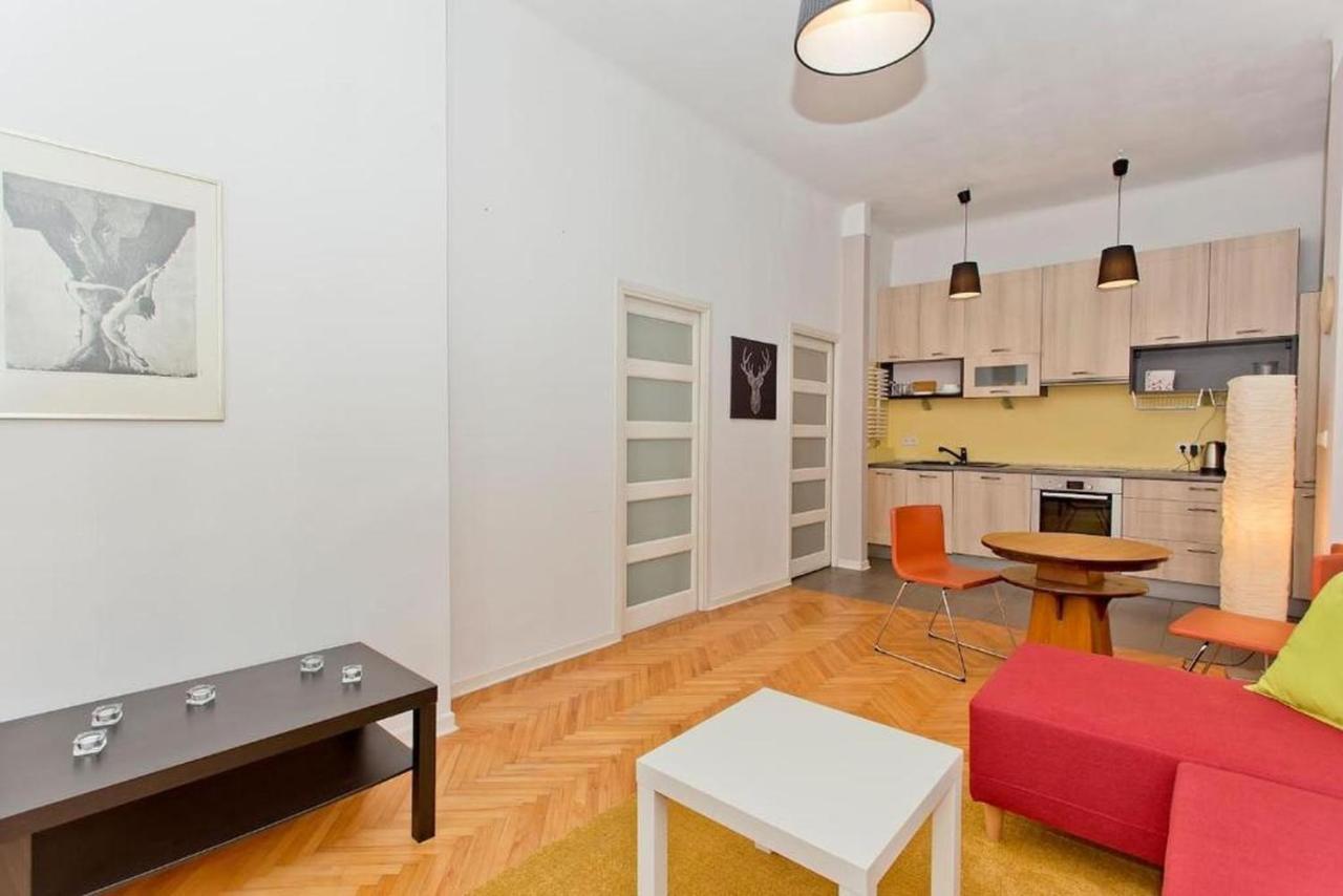 Apartment Center/golden Apartments/s20a Warsaw