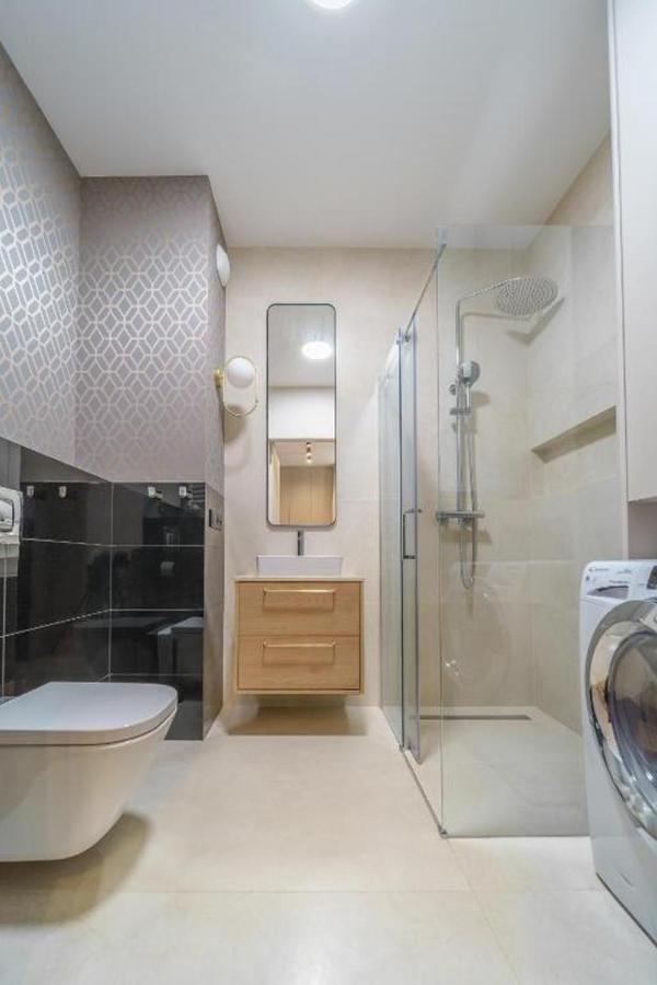 Apartment Bright And Cozy-golden Apartments-city Center&s37 *