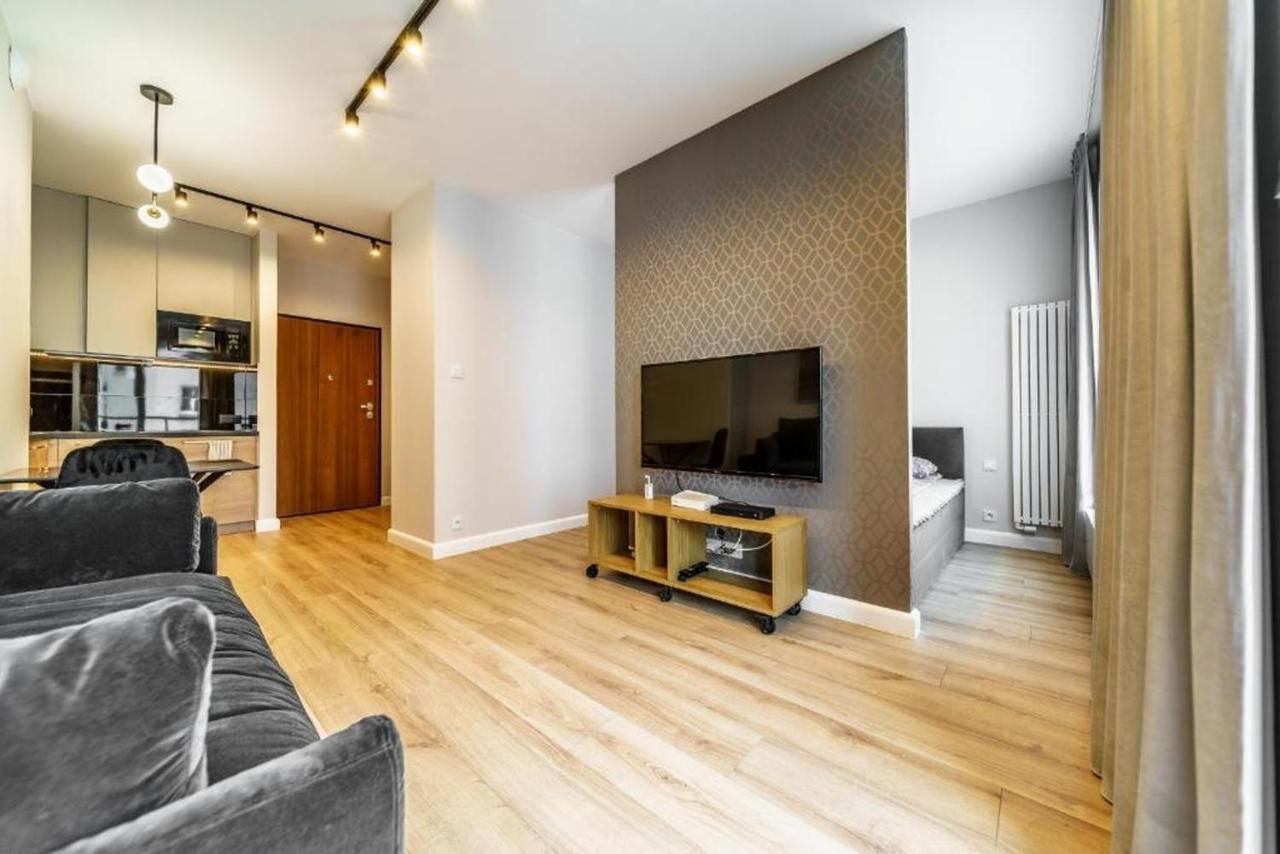 Apartment Bright And Cozy-golden Apartments-city Center&s37