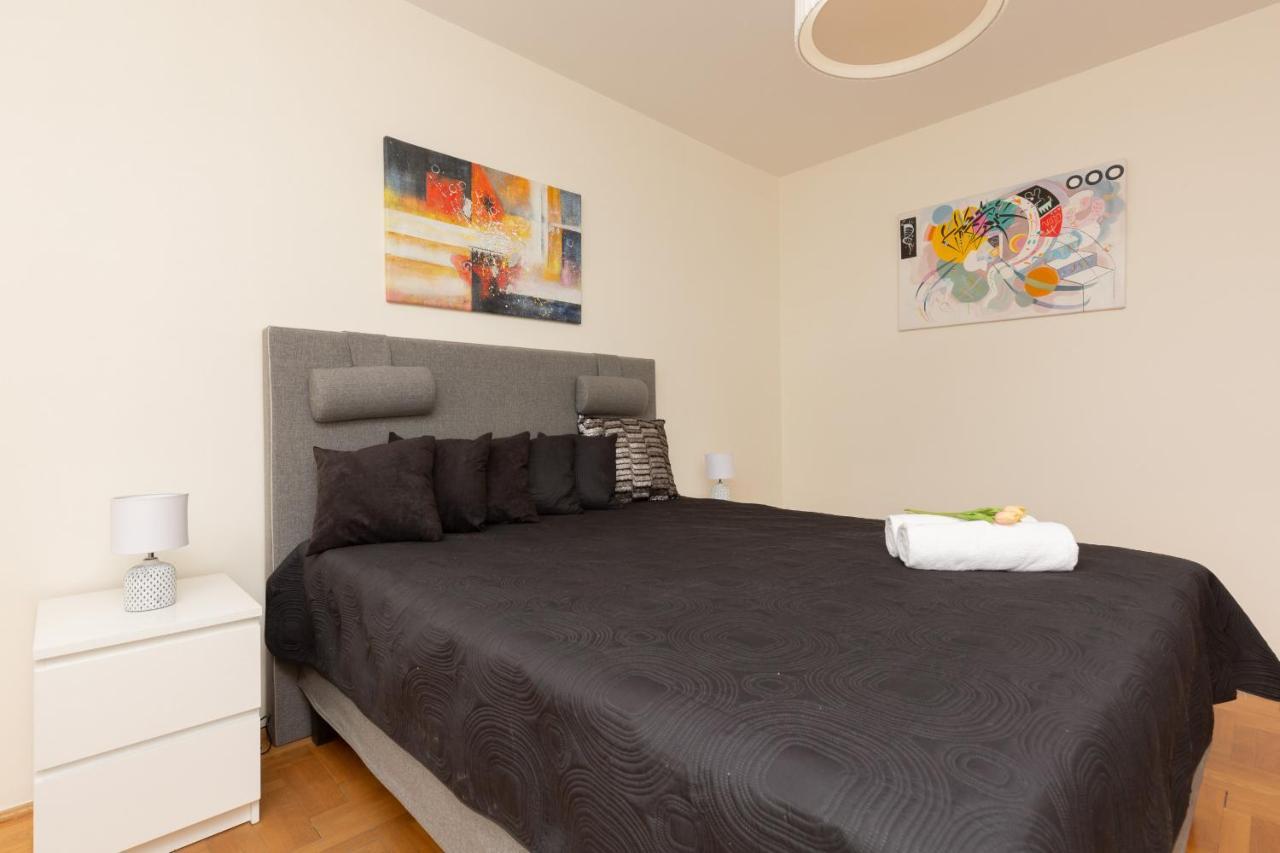 Aleja Jana Pawla Ii By Renters Apartment Warschau
