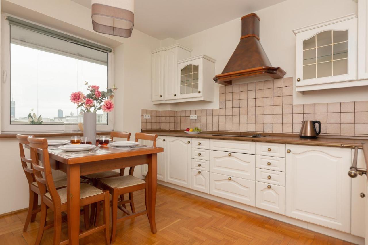 Apartment Aleja Jana Pawla Ii By Renters Warschau