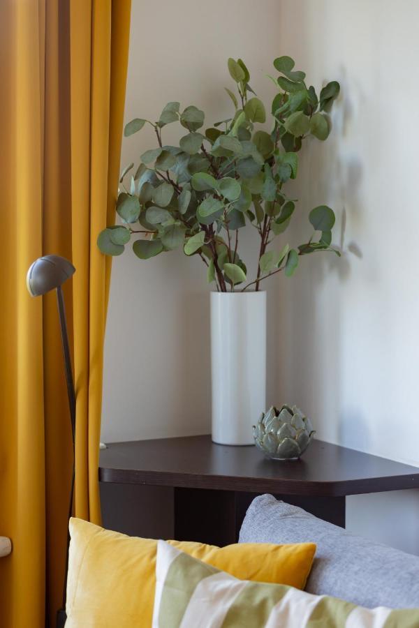 Cozy With Balcony By Renters Warszawa