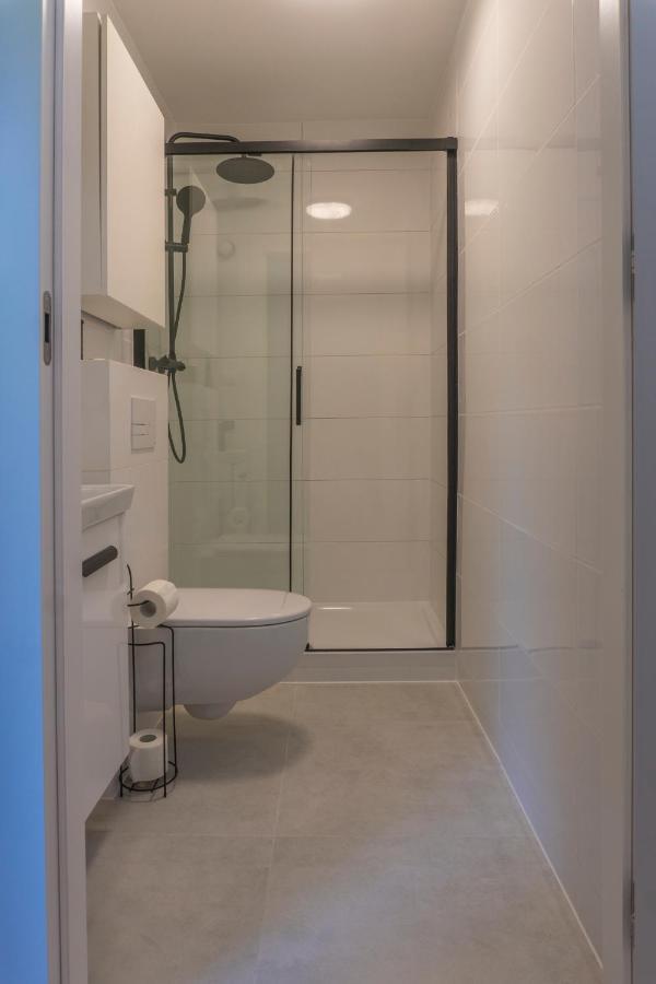 Batorego 18 - White - 450m Stacja Metra Pola Mokotowskie, 800m Biblioteka Narodowa, 20m Piekny Park Pola Mokotowskie, 800m Do Sgh - Wifi - Smart Tv - Good *