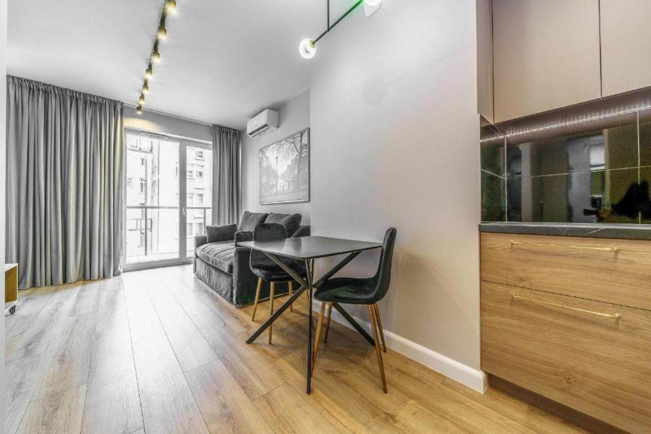 Bright And Cozy-golden Apartments-city Center&s37 *