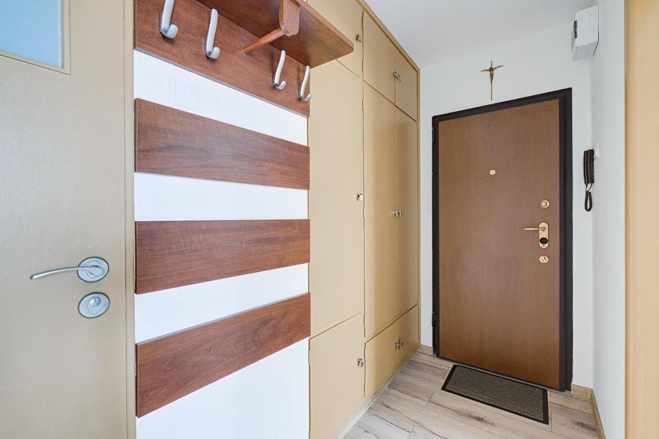 2br Modzelewskiego 100 With Balcony * Warsaw